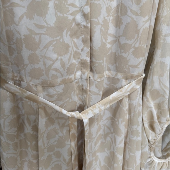 EUC Gal Meets Glam Esther Elegant Cream Floral Dress - Picture 6 of 11